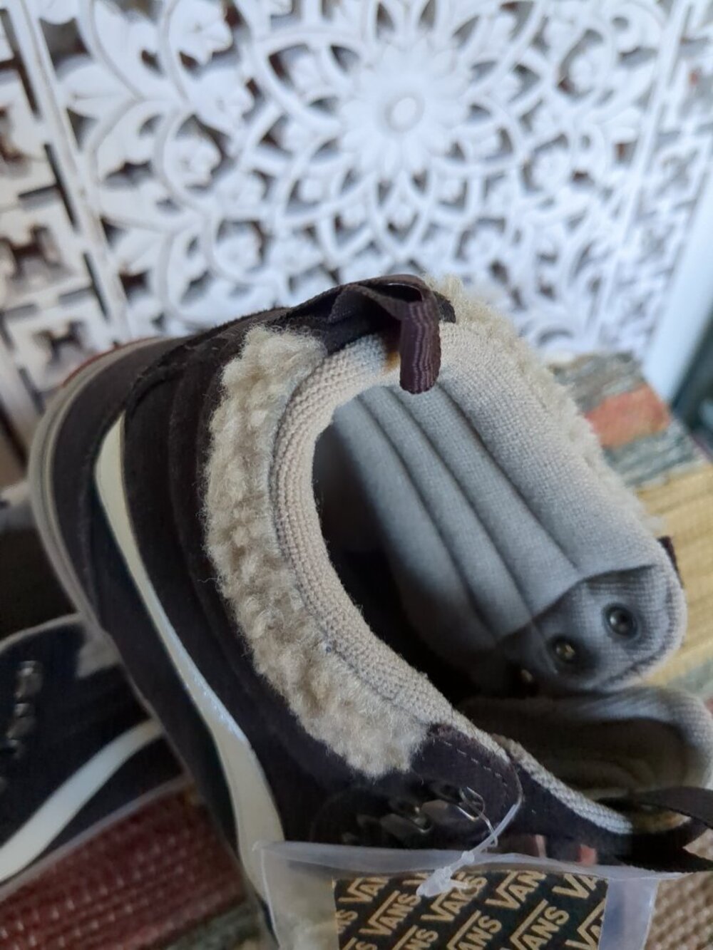 Size 10 👟👟👟 Women Vans Chocolate Suede High Top - Picture 4 of 16